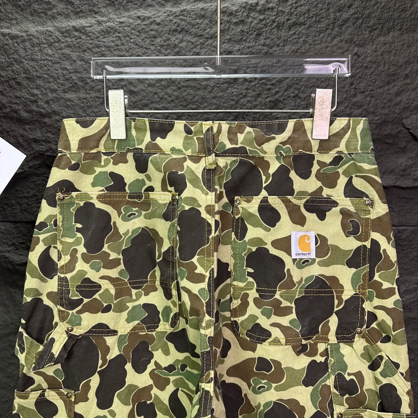 Carhartt 2026 New Arrival 3D Digital Printing Camouflage Retro Work Wear Couple Loose Jeans High Version High Version Top Ceiling Quality Styles with different washed textures, very friendly to people with thin legs and thick legs. The straight version is very flattering to the leg shape. Moderate length that never goes out of style, easy to match with casual, basic styling for various styles, a must-have in the wardrobe! The fabric is stiff but also makes the upper body soft without losing texture. The washing process is even more perfect. It is a must-have item for everyone! ! ! Washed wheat, hang tag, pants label, three complete labels Color: camouflage green Size: 28, 30, 32, 34, 36 (five sizes)
